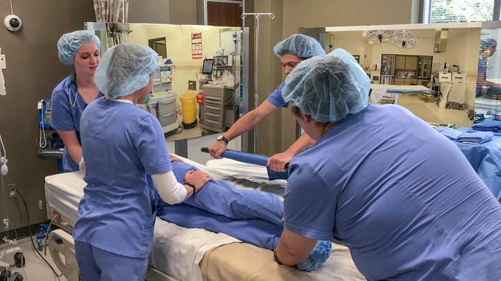 New elective gives nursing students hands-on experience in the perioperative environment ?>
