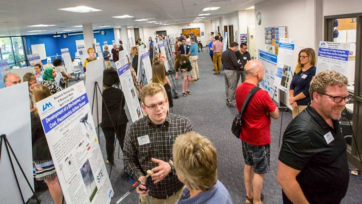 Research Horizons Day and Research Week focus on student discoveries