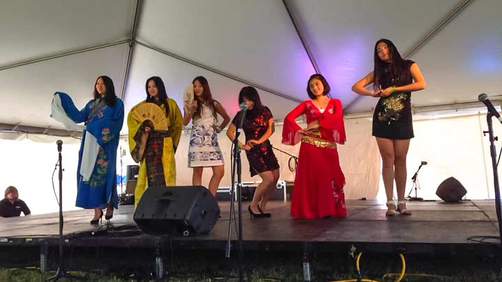 UAH’s Chinese Students and Scholars Association performing a traditional dance