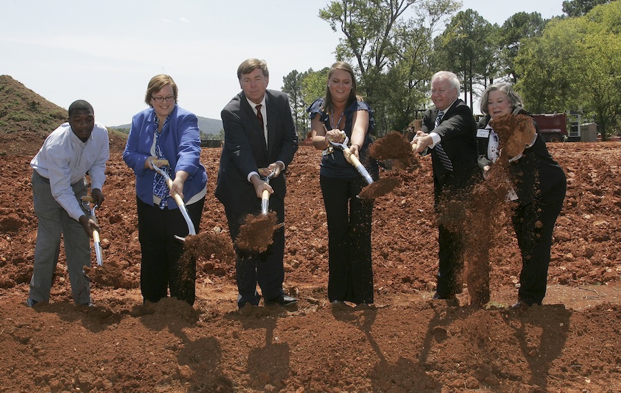 ground breaking3327