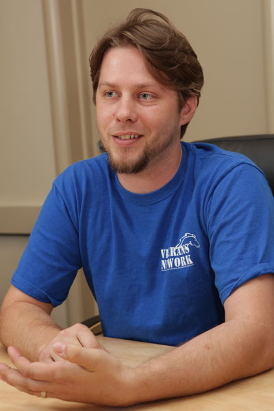 UAH student and Henry Hiller, president of the Veteran Network.