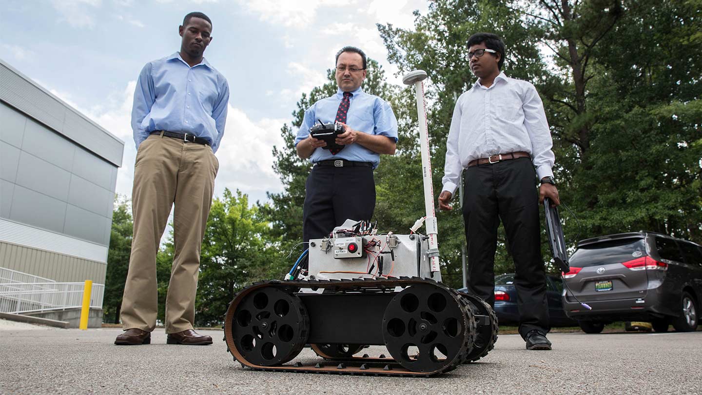 Sai susheel praneeth Kode, Tevon Walker, and Dr. Farbod Fahimi