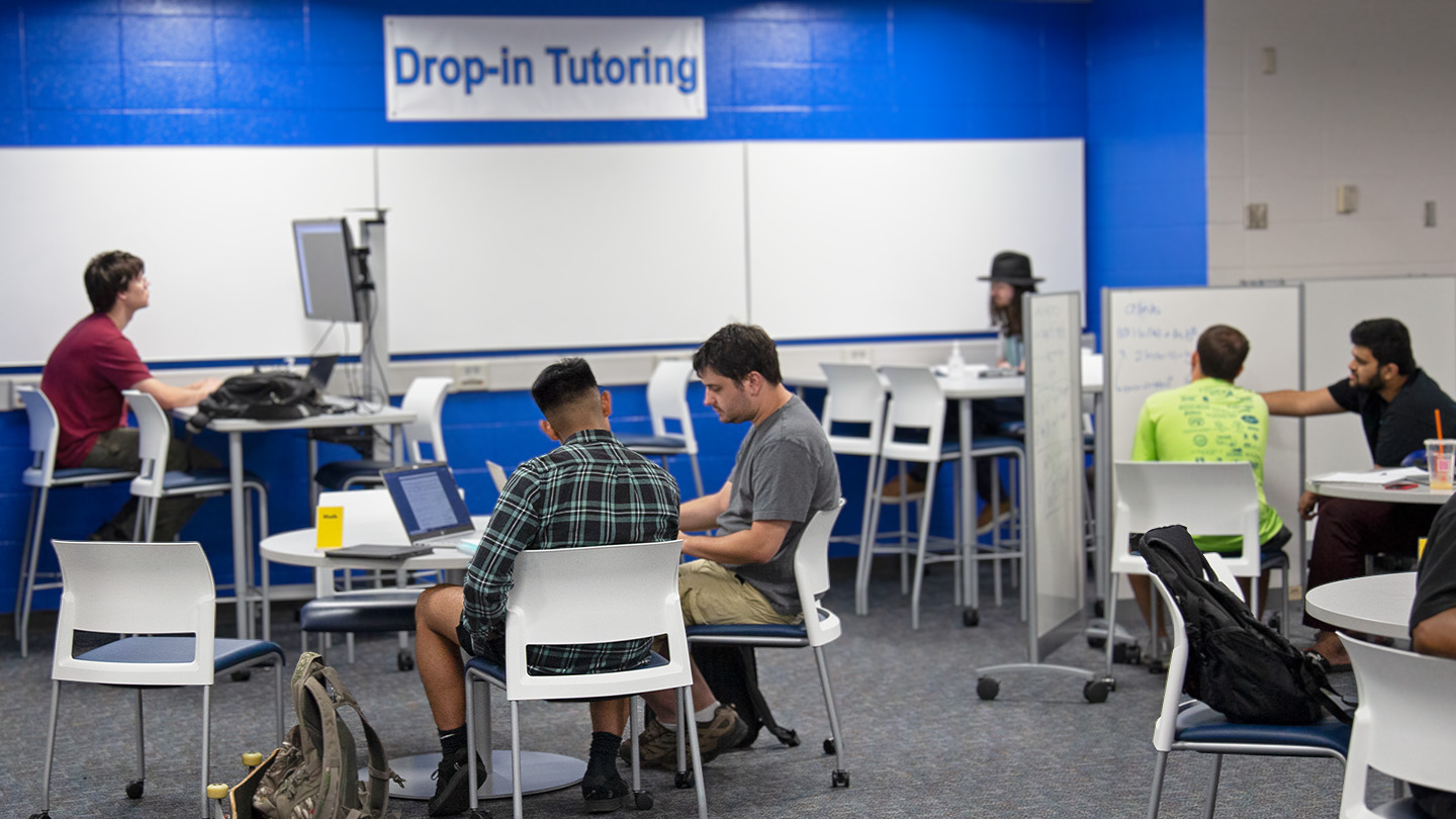 UAH students working in the SSC