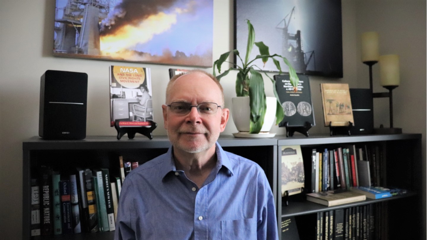 American Astronautical Society awards the Eugene E. Emme Award to Dr. Stephen Waring 