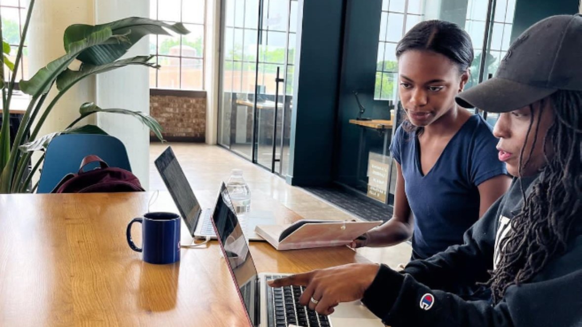 Spring Internship Propels Communication Arts Major Paris Morris to Content Production Excellence