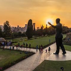 Mandela-statue1