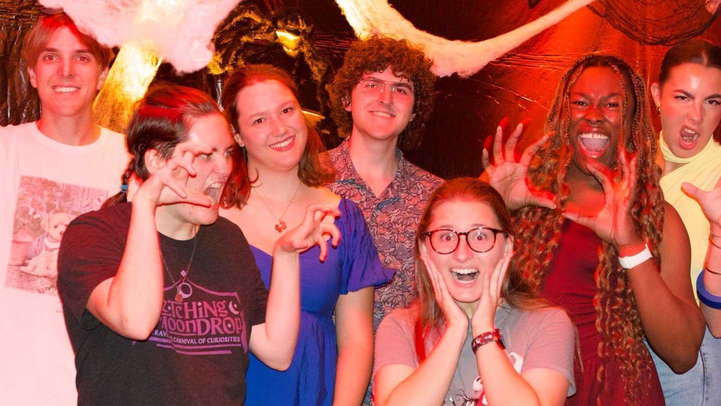 student-life-students-posing-1440