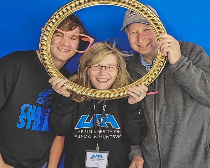 10-22-16JOAtlantaChargerUnionLawnPhotoBooth-FamilyWeekend-RobotBooth20161022042