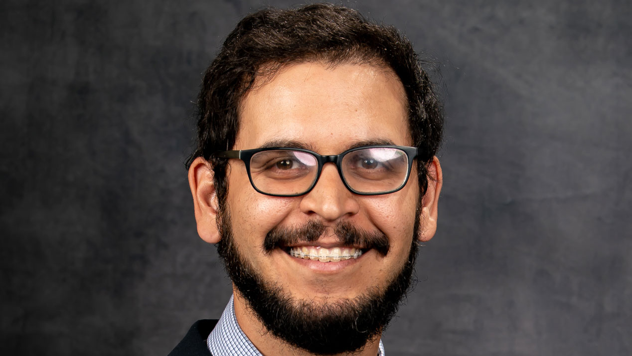 Dr. Carlos Montalvo