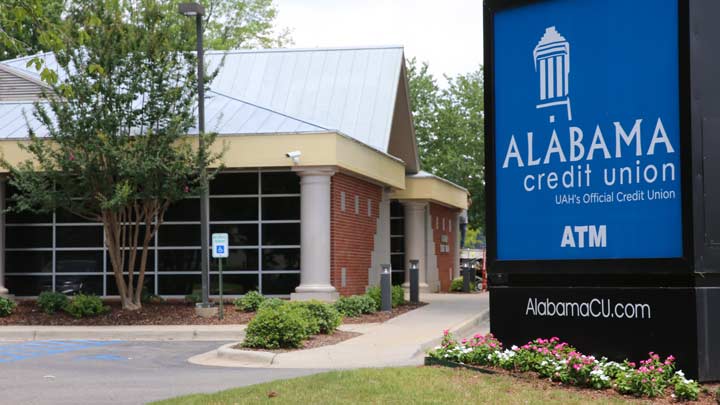 UAH freshman could win $1,000 scholarship  from the Alabama Credit Union ?>