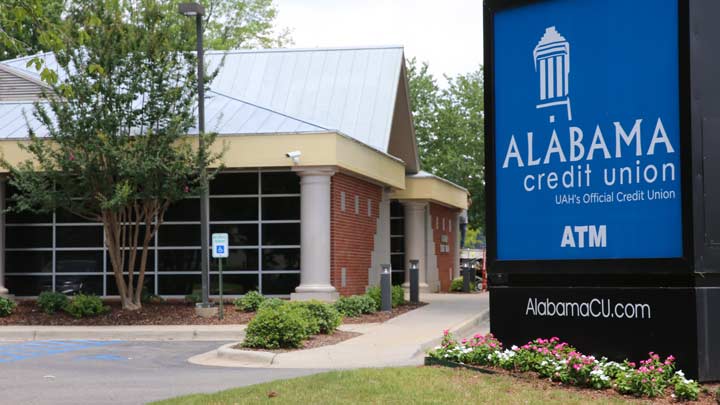 UAH freshman could win $1,000 scholarship  from the Alabama Credit Union