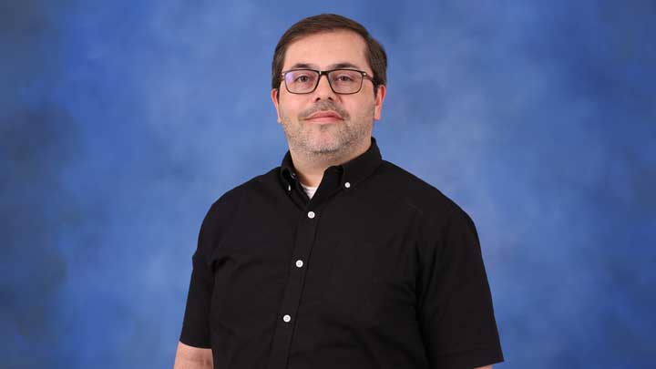 Dr. Cristhian Alfonso is a 2025 recipient of the University Distinguished Teaching Award.