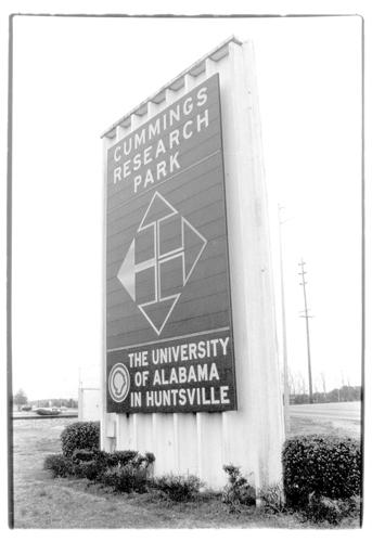 sign saying:Cummings reserach park, The university of alabama in Huntsville