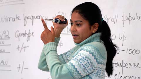 HudsonAlpha outreach program pairs UAH students with aspiring scientists