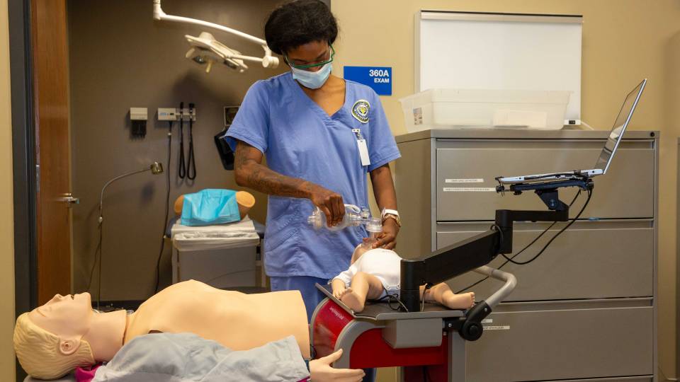 uah nursing student learning cpr