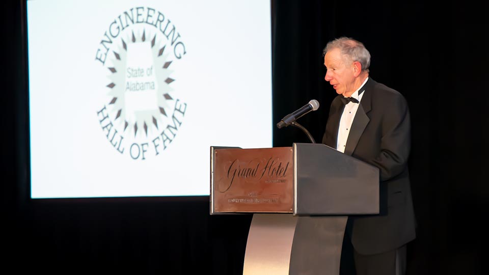 Michael Griffin speaking at the ceremony