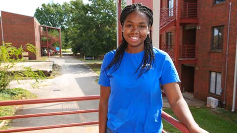 UAH senior pays it forward by mentoring incoming freshmen