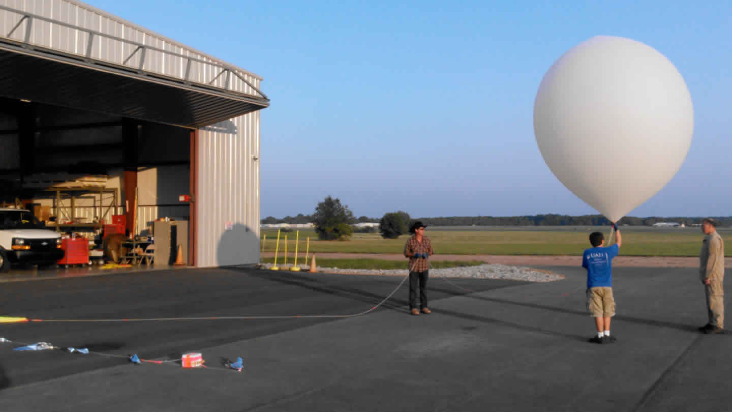 UAH scientists to track and calibrate  EUSO telescope prototype in Canada ?>