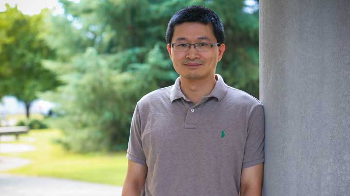 UAH professor watching galaxy he discovered collide with cluster
