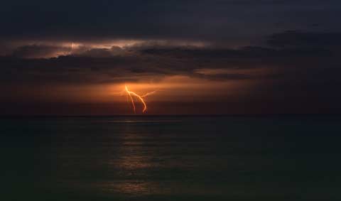 Mystery of powerful lightning at sea not solved completely