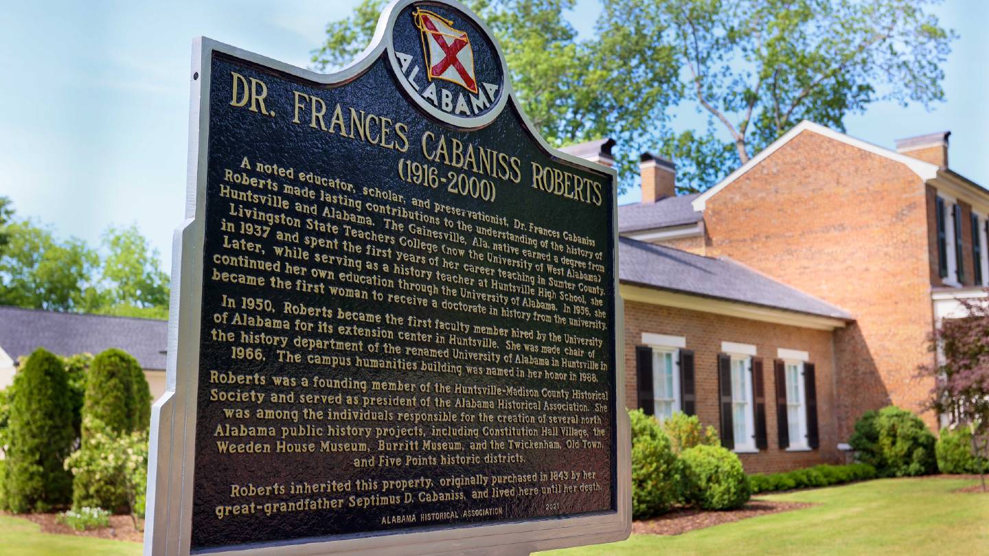 historical marker for Dr. Roberts in front of her historic home