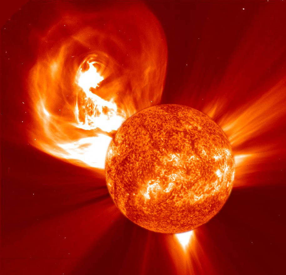 A Lucky Spacecraft Alignment Has Recorded a Huge, Evolving Solar Eruption