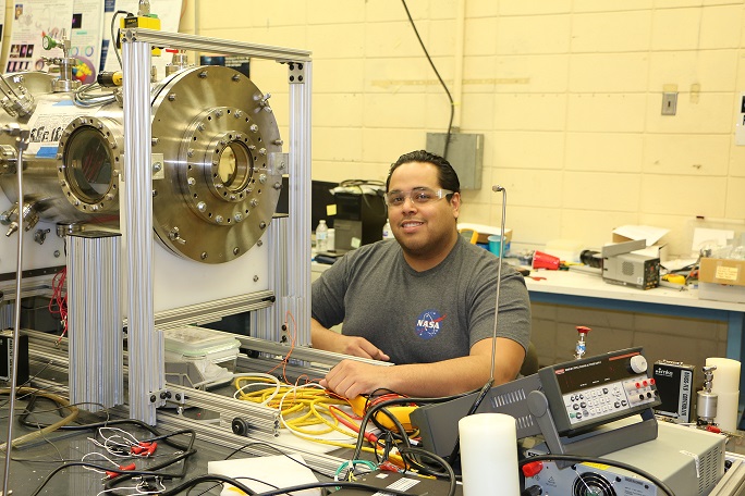 Meet graduate student Roberto Dextre, a New Yorker involved in plasma propulsion in Alabama.
